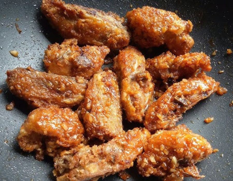 Áo sốt bơ tỏi lên gà