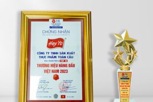 Hey Yo Foods năm thứ 2 được vinh danh trong “Top 10 thương hiệu hàng đầu Việt Nam”
