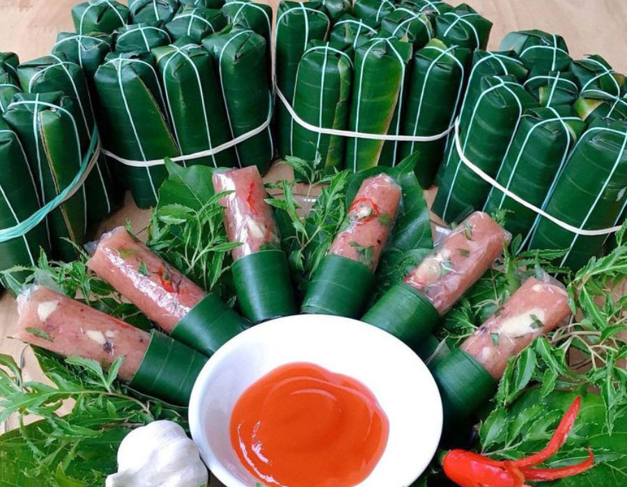 Nem Chua - Món ăn vặt đường phố Việt Nam