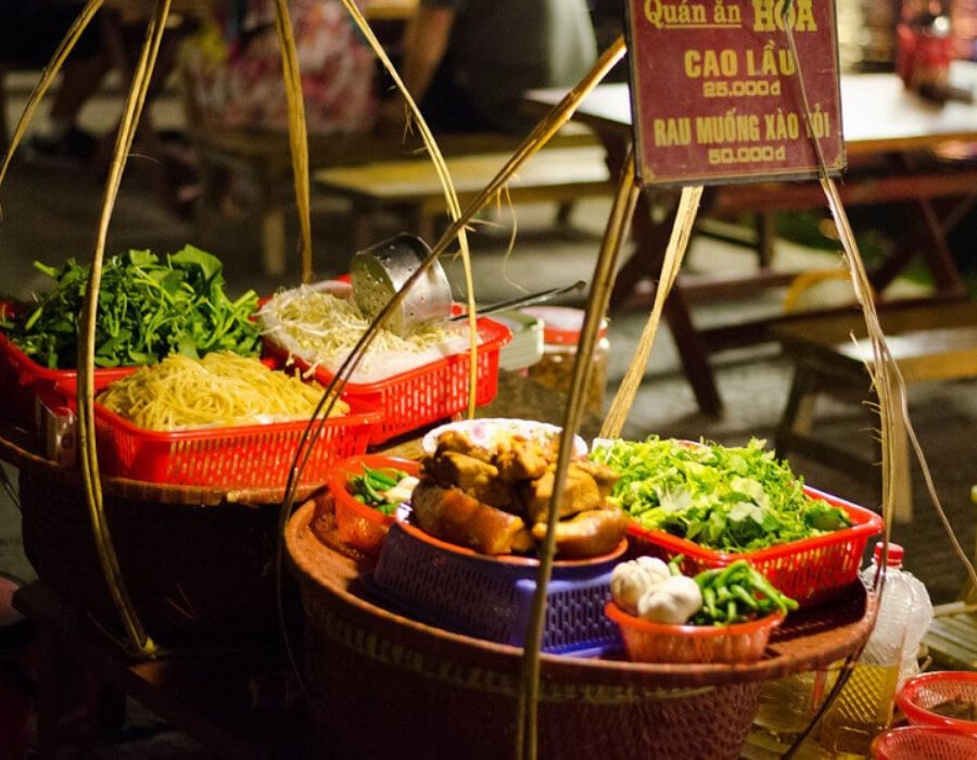 Khu Ẩm Thực Đêm Bên Sông Hoài Hội An