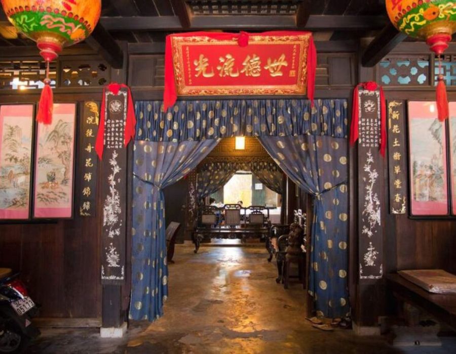 Nhà Cổ Phùng Hưng Trong Ánh Đèn Vàng Hội An