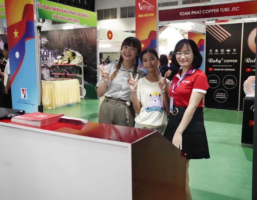 Check-in gian hàng VIETLAO EXPO 2025
