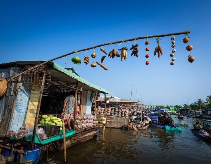Mua sắm đặc sản miền Tây trên ghe